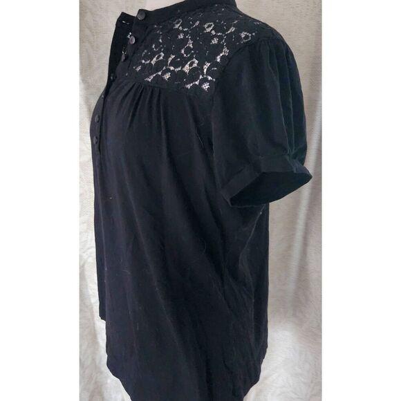 T35 a.n.a half button black lacy top - Picture 2 of 11